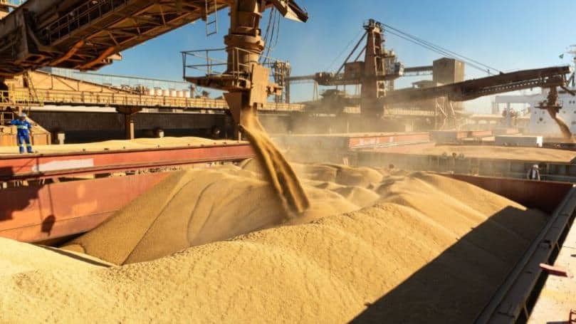 Recorde de exportações brasileiras em 2025: diversificação para 42 países impulsiona indústria, agronegócio e serviços