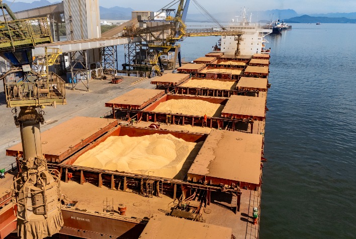 "Brasil Registra Recorde de Exportação de Soja em Janeiro, Impulsionado por Estoques Altos e Demanda da China"