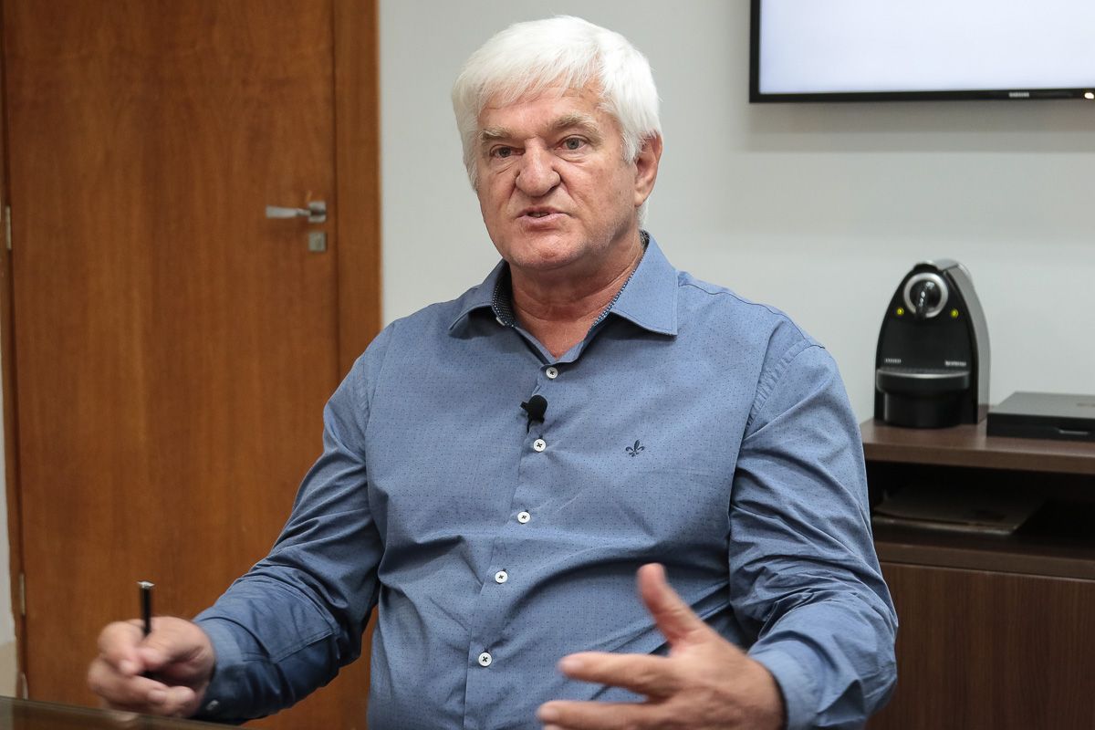 "Antônio Galvan Lança Candidatura Solo ao Senado pelo Democracia Cristã: Oportunidade e Desafios"