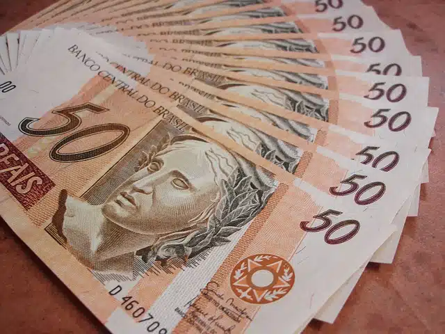 Inadimplência no Agronegócio Alcança 8,3%: Análise da Crise Financeira e Impactos no Setor em 2025