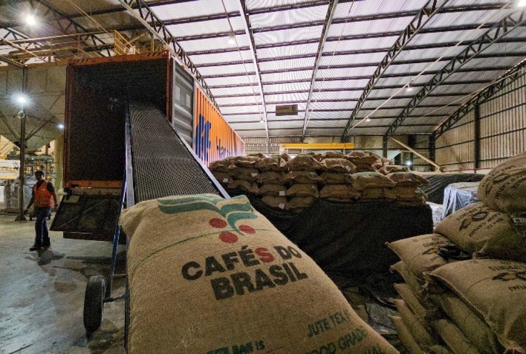 Infraestrutura Precária Rende Prejuízo Bilionário ao Setor de Café Brasileiro em 2025