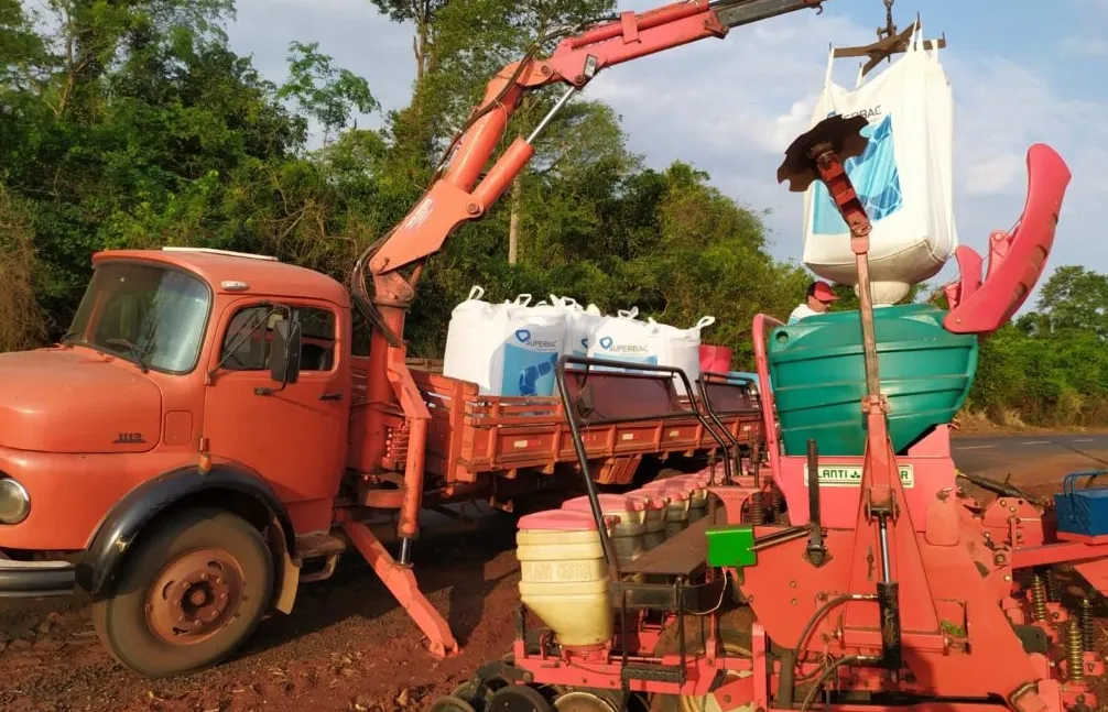 Alerta no agronegócio: conflitos globais elevam preços e trazem risco de desabastecimento de fertilizantes