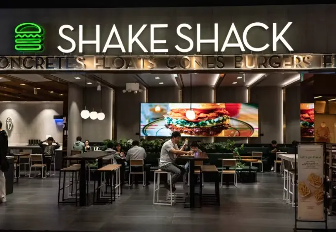 Com foco em carne Angus, rede americana Shake Shack anuncia chegada ao Brasil em 2027
