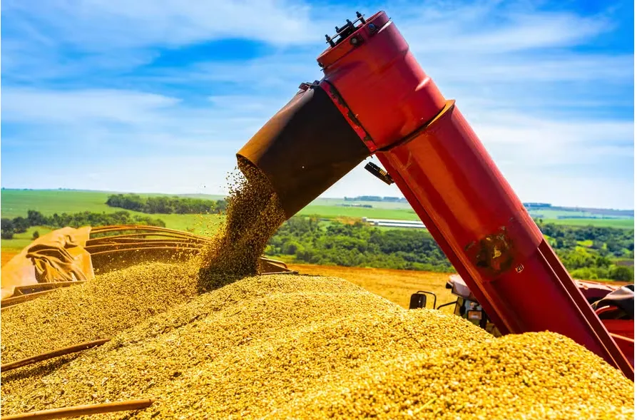 Inadimplência recorde e endividamento derrubam contratações de crédito rural no início da safra 2026/27