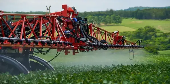 Programa de pulverização agrícola alcança marca de 400 mil hectares no Brasil