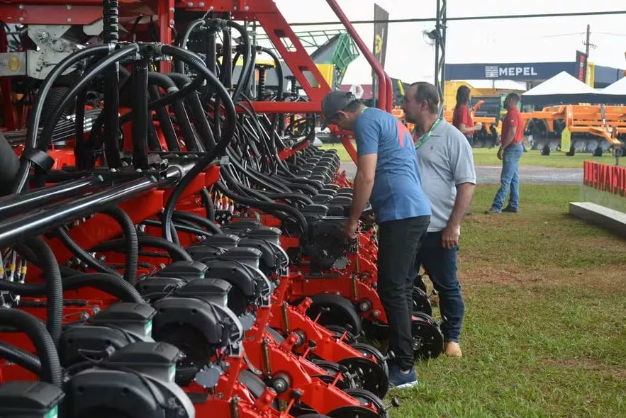 Vendas de máquinas agrícolas caem no Brasil em 2026
