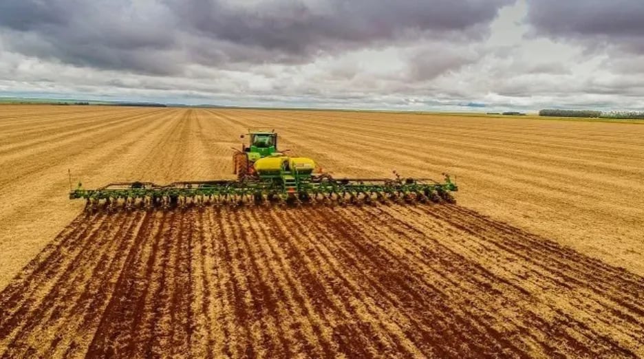 Plantio da soja atinge ritmo recorde em Goiás e impulsiona perspectivas para a safrinha