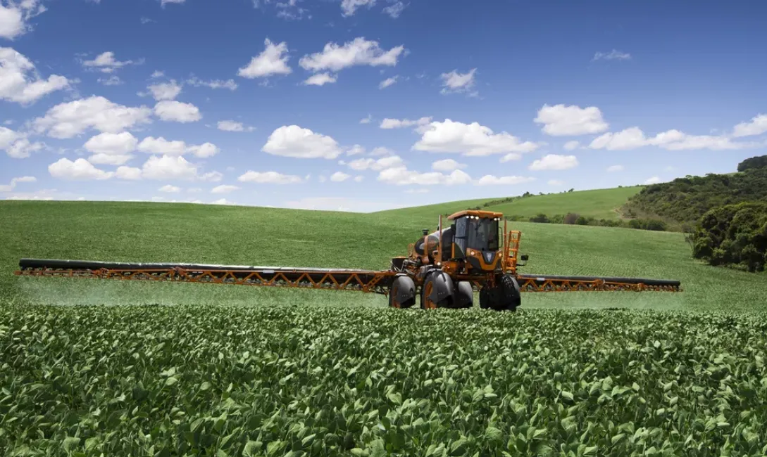 Área tratada com defensivos agrícolas cresce 5% no Brasil no 1º semestre de 2026