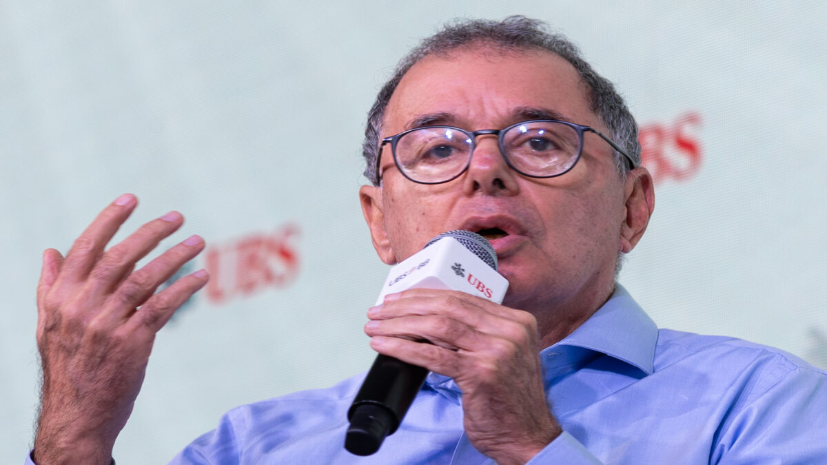 "Valor Justo do Dólar: Gestor do Fundo Verde Estima R$ 4,40 em Ano Eleitoral e Desafios Fiscais"