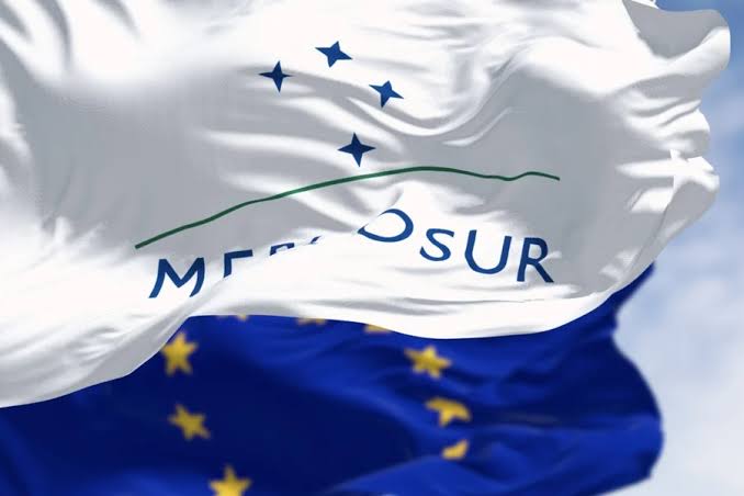 UE acelera acordo de livre comércio com o Mercosul, enfrenta oposição da França e tribunal; Argentina pode liderar a ratificação