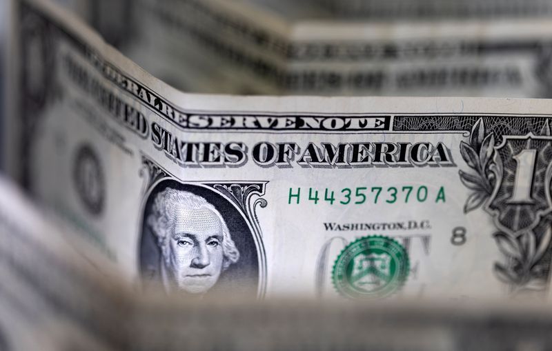 "Dólar Inicia Estável Frente ao Real Após Dados do IPCA-15: Impactos no Mercado Cambial"