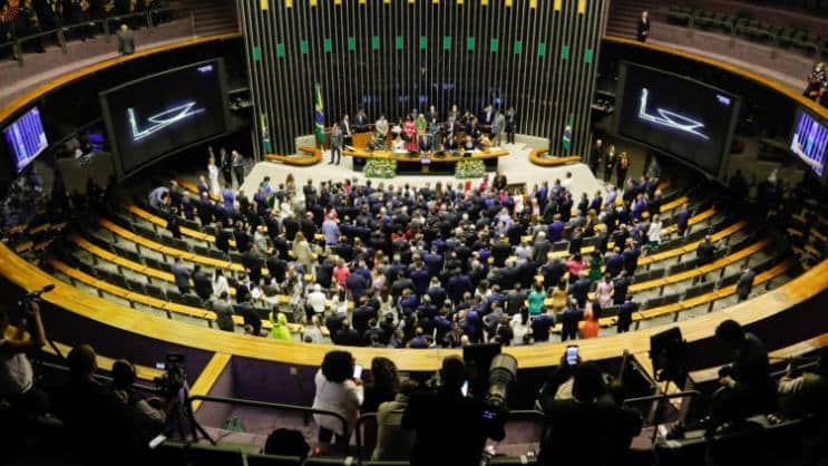 Renegociação de dívidas rurais na Câmara: FPA pressiona votação antes do recesso; governo estima até R$ 140 bilhões em 13 anos