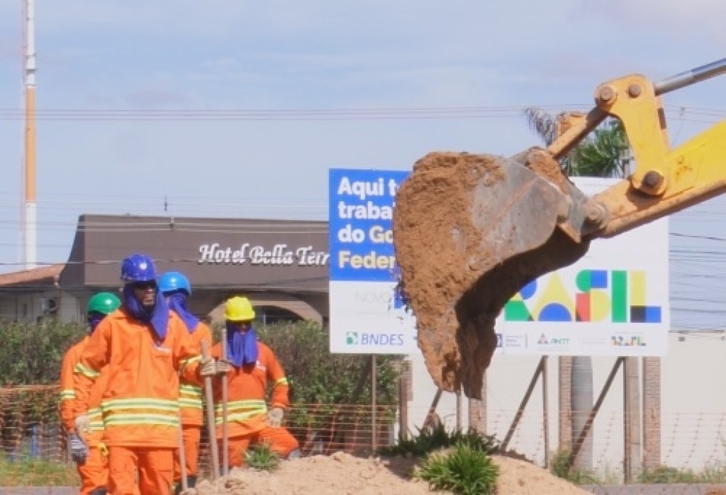 Curso Gratuito de Operador de Retroescavadeira Abre Vagas Limitadas em Sinop: Qualificação Rápida Para o Mercado de Trabalho em Expansão!
