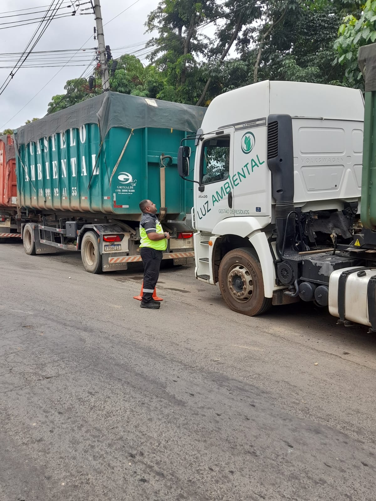 Prefeitura de Sumaré intensifica fiscalização e multa 13 caminhões por derramamento de chorume nas vias