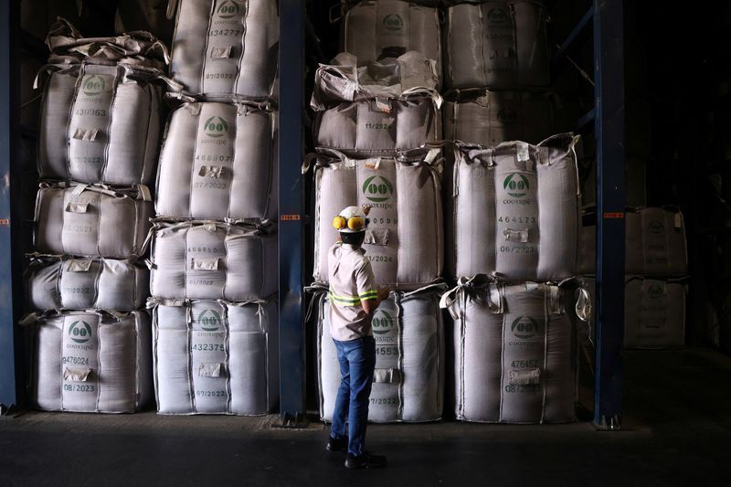 Mercado de Commodities 2026: Desempenho Estável, Superávit de Grãos e Impacto de Fertilizantes