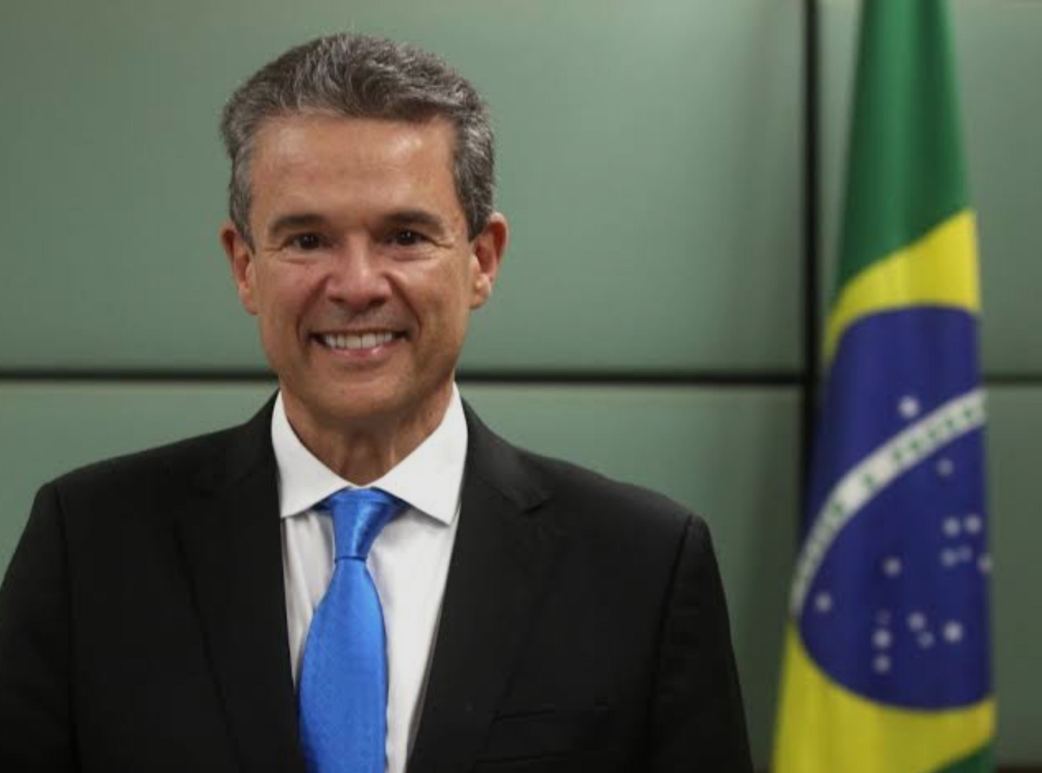 Lula anuncia André de Paula como novo ministro da Agricultura; saída do Ministério da Pesca e foco em Embrapa, Funcafé e orçamento