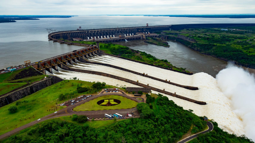 Tilápias em Itaipu: Oportunidades e Riscos Ambientais no Cultivo de Espécies Exóticas no Reservatório