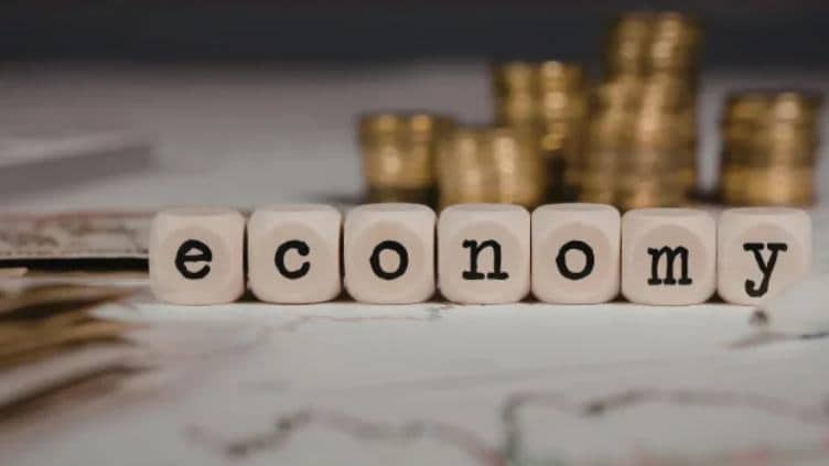 Brasil em Abertura Econômica: como o agronegócio impulsiona as exportações e a indústria fica para trás