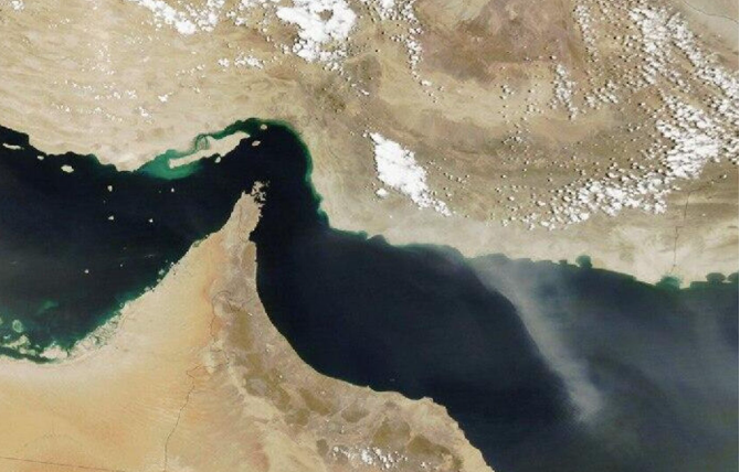 Bloqueio do Estreito de Ormuz pelo Irã ameaça fornecimento global de fertilizantes e eleva preços de amônia e ureia
