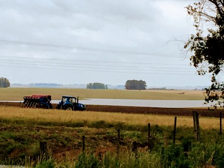 Trator ou máquina precisará de registro para transitar em via pública