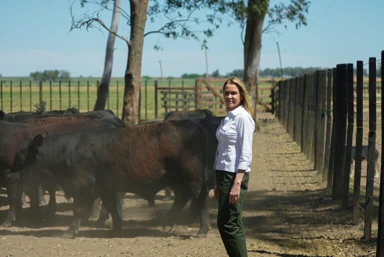 Mariana Tellechea assume Associação de Angus