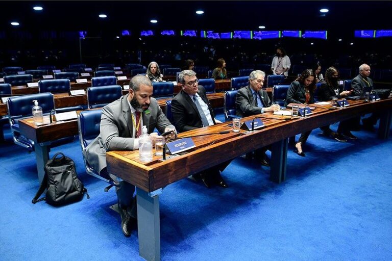 Debate em Plenário expõe apoios e críticas ao autocontrole da produção agropecuária