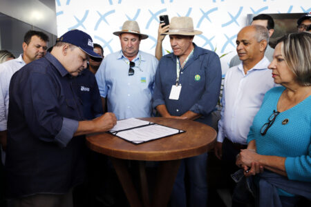 AgroBrasília: Coopa-DF assina nova cédula de crédito com o banco BRB