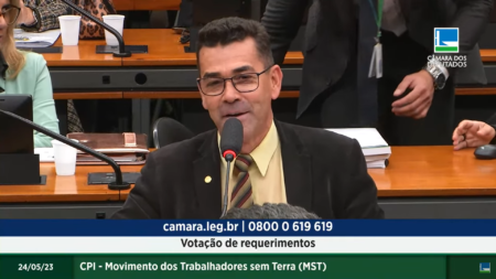 Deputado do PT diz que “o agro não produz arroz”. Parlamentares riem.