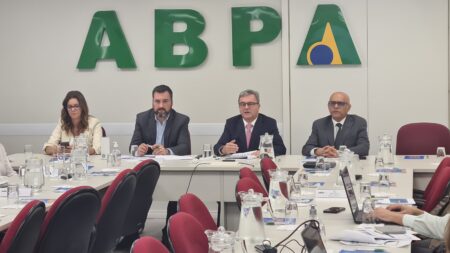 Alta em 2023: veja projeções da ABPA para aves e suínos