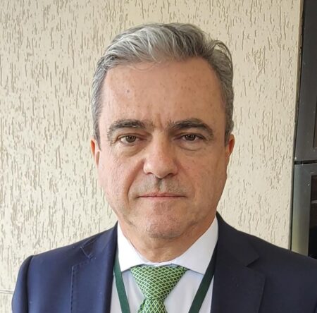 Influenza: “Bato na madeira e rezo toda a manhã”, diz Santin