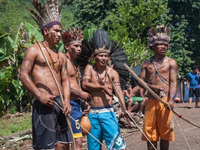 A ideologia mantém os índios sem liberdade em suas próprias terras