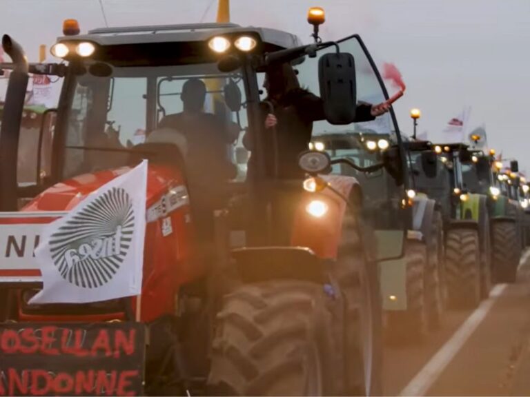 Manifestantes são presos na França, mas protestos continuam
