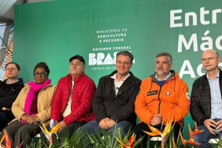 Fávaro fala em R$ 2 bi ao seguro rural, mas para 2025