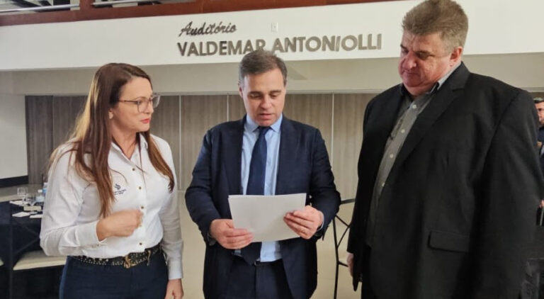 Aprosoja-MT e Sindicato de Sinop/MT entregam carta a ministro do STF com “desafios da produção rural”